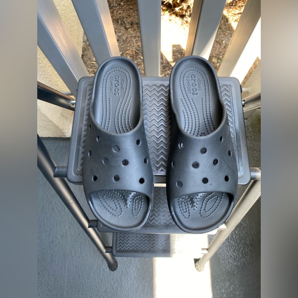Crocs Classic Platform Slide in Black